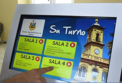 Pantallas digitales su turno