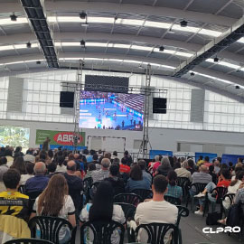 Pantalla led retransmisi�n en directo