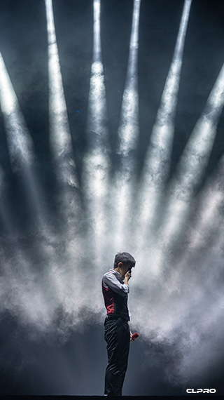 iluminaci�n profesional prolight focos digiridos a cantante